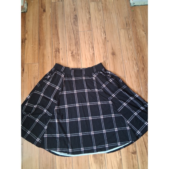 Torrid Womens Plus Size 2 Black Pink Plaid Skater Skirt with Pockets Jersey Knit - Picture 6 of 7
